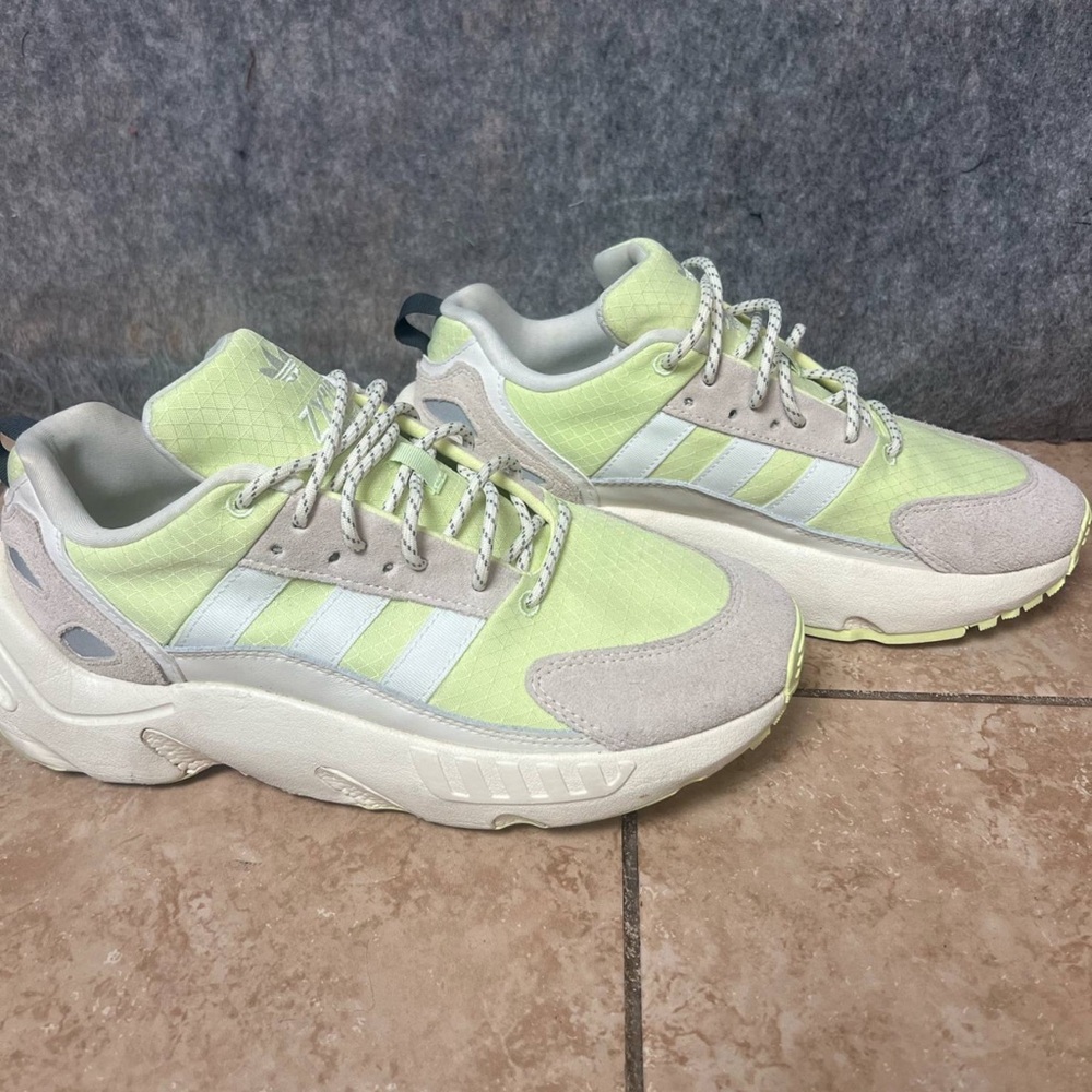 Adidas Men Size 8.5 ZX 22 Boost running-inspired sneakers‎ Shoes